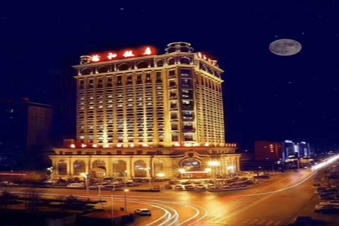 榆和是榆林商务KTV现在又漂亮公主佳丽多的夜总会,公司经常引进优质的资源,并且位置位于榆阳区繁华地段,无论是情侣约会,家族聚餐,还是朋友相约,这里无疑是年轻人最适合的场所。榆林榆和ktv是唯一一